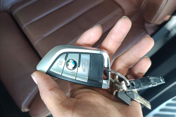Used BMW X6 2017 xDrive28i Vehicle Key