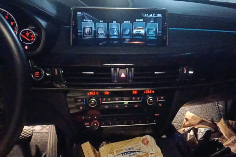 Used BMW X6 2017 xDrive28i Audio And AC Panel