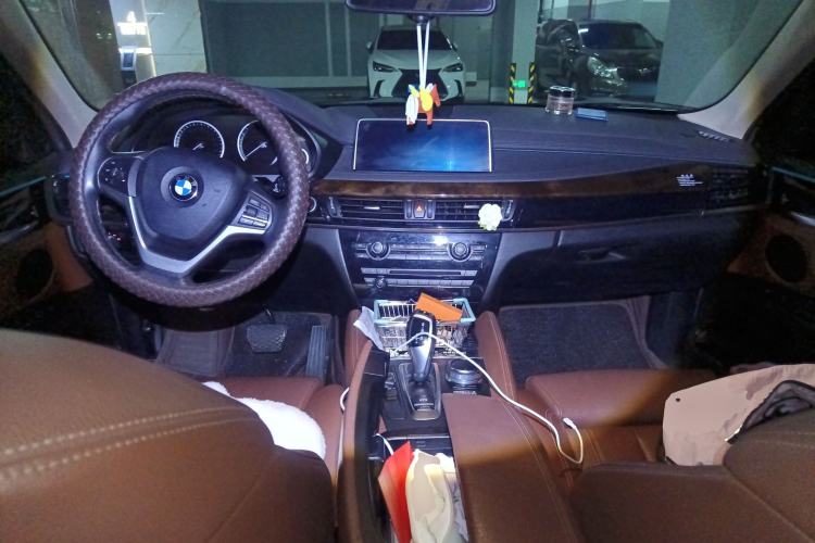 Used BMW X6 2017 xDrive28i Center Console