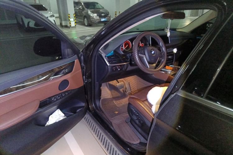 Used BMW X6 2017 xDrive28i Driver Seat