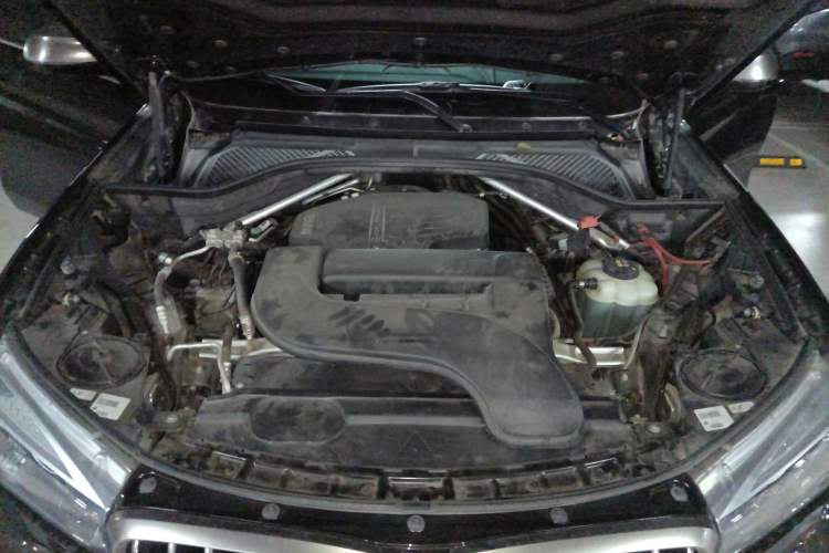 Used BMW X6 2017 xDrive28i Engine Bay