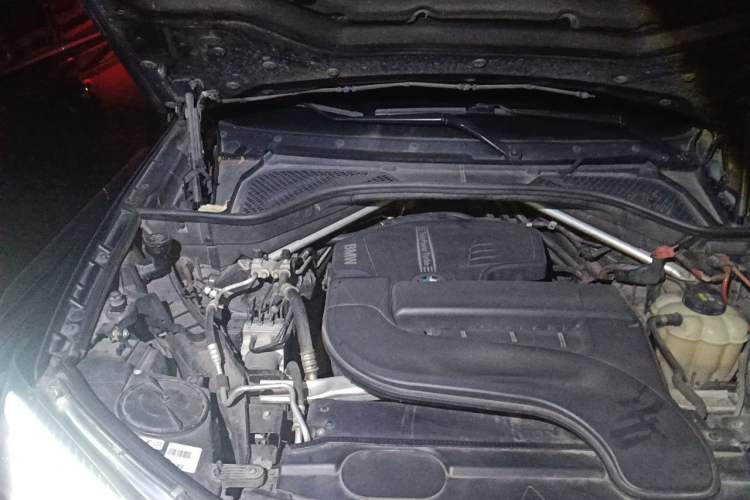 Used BMW X6 2017 xDrive28i Engine Bay Right