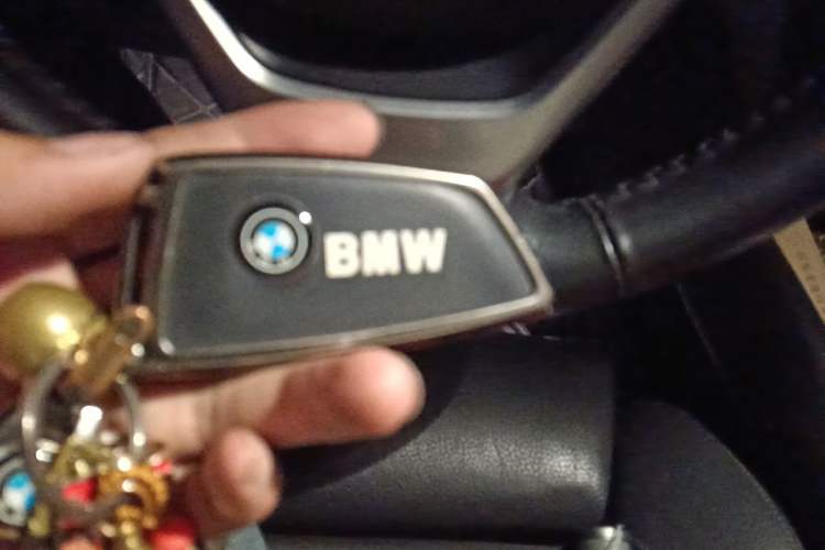 Used BMW X6 2017 xDrive28i Vehicle Key