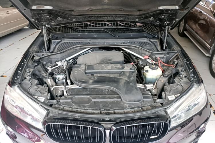 Used BMW X6 2017 xDrive28i Engine Bay