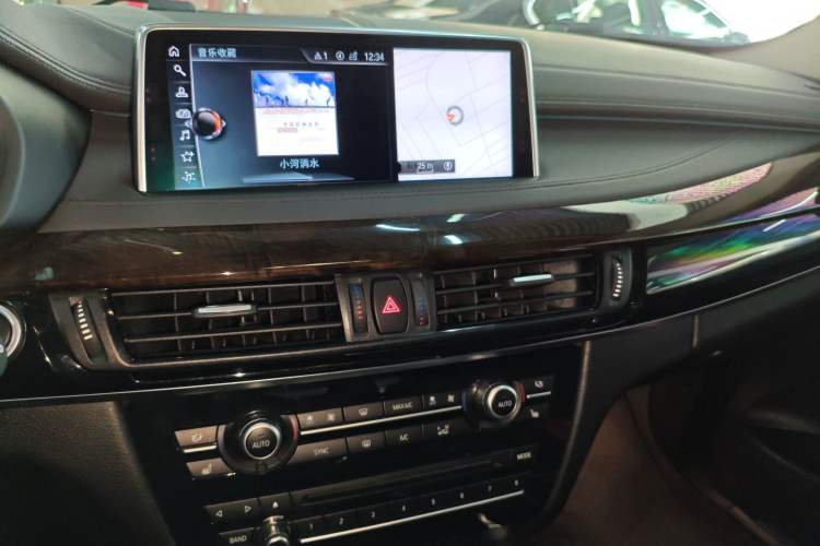 Used BMW X6 2017 xDrive28i Audio And AC Panel