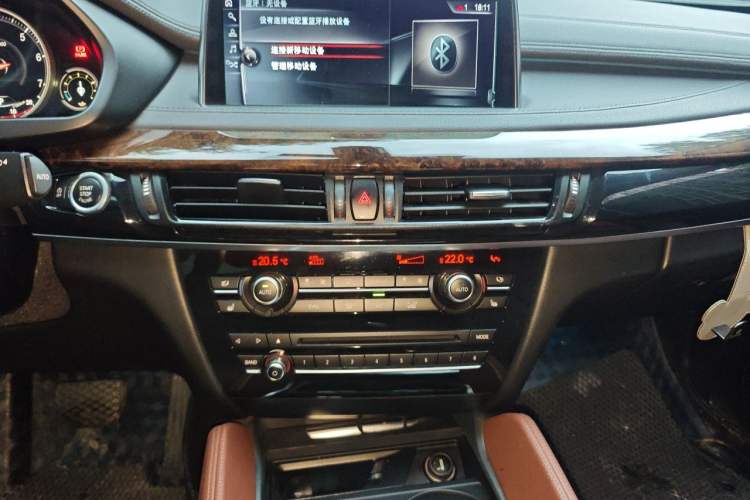 Used BMW X6 2017 xDrive28i Audio And AC Panel