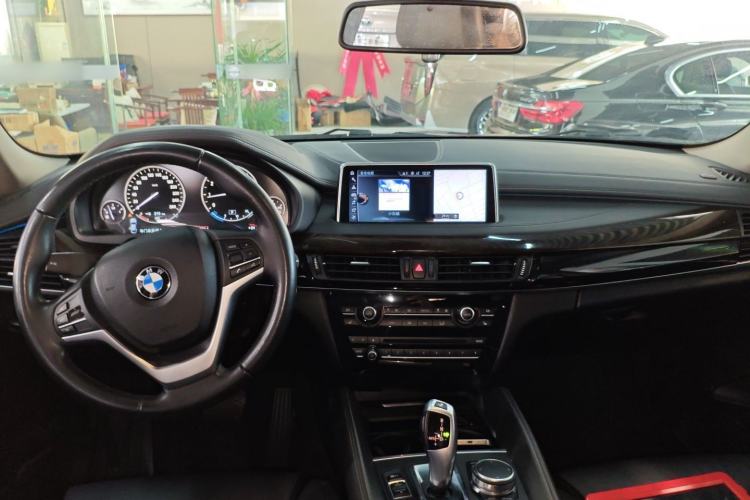 Used BMW X6 2017 xDrive28i Center Console