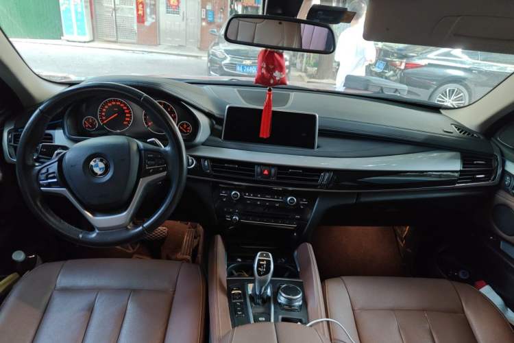 Used BMW X6 2017 xDrive35i Leading Model Center Console