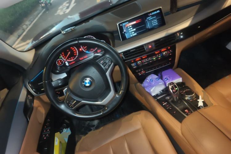 Used BMW X6 2017 xDrive35i Leading Model Center Console