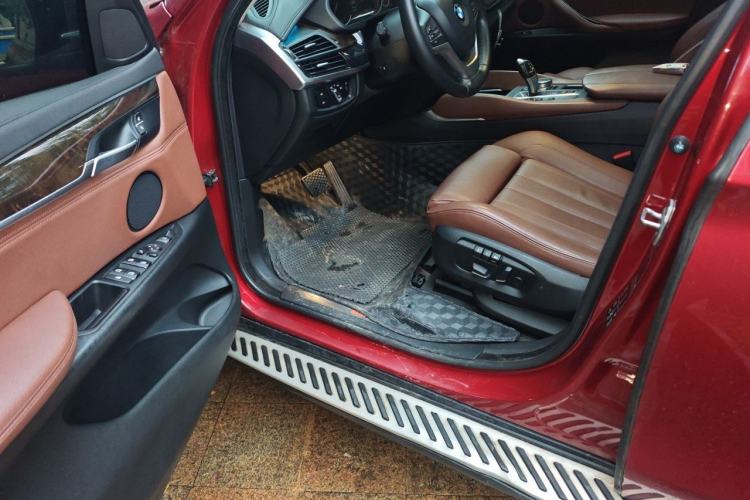 Used BMW X6 2017 xDrive28i Driver Seat