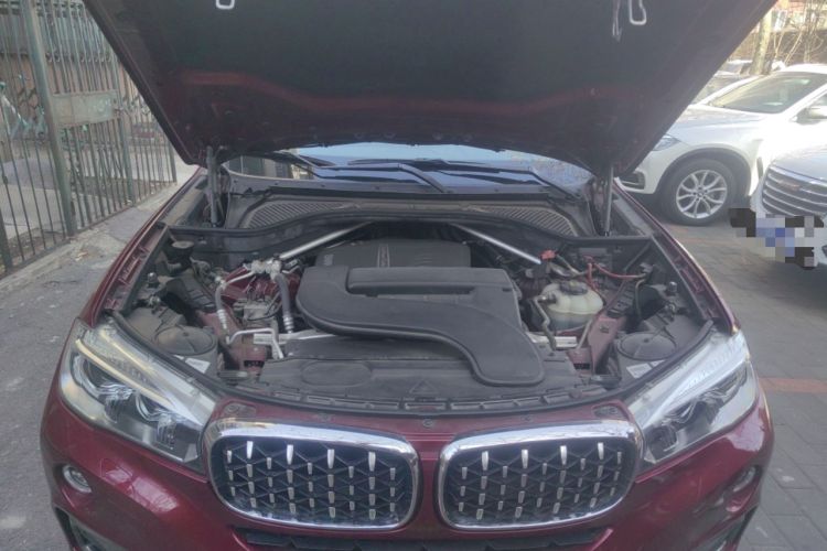 Used BMW X6 2017 xDrive28i Engine Bay