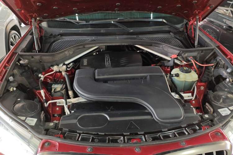 Used BMW X6 2017 xDrive28i Engine Bay