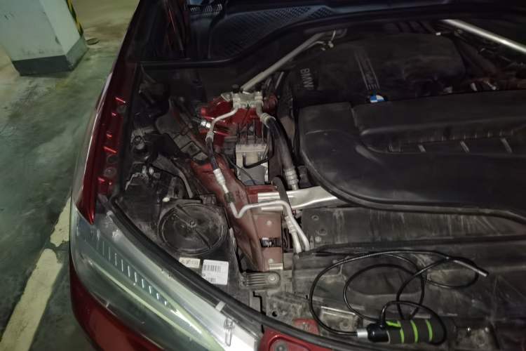 Used BMW X6 2017 xDrive28i Engine Bay Right