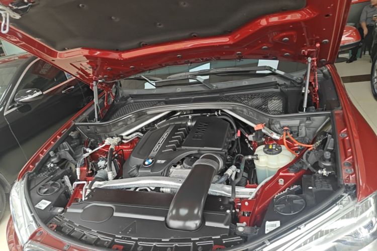Used BMW X6 2017 xDrive35i M Sport Middle East Engine Bay