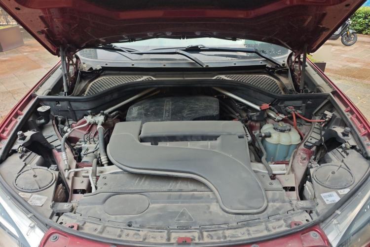 Used BMW X6 2017 xDrive28i Engine Bay