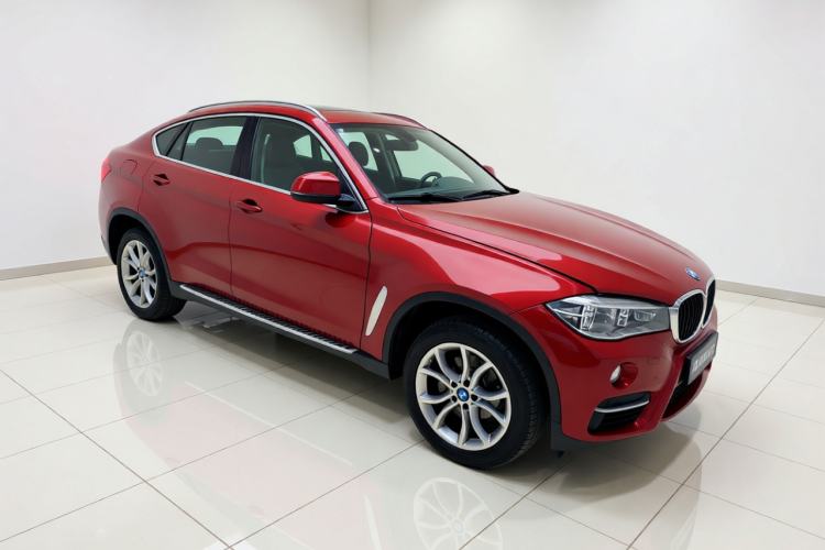Used BMW X6 2017 xDrive35i Leading Model Front Right 45 Deg