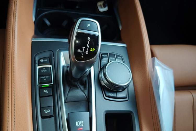 Used BMW X6 2017 xDrive35i M Sport Edition Gear Lever