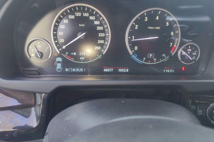 Used BMW X6 2017 xDrive28i Odometer Close Up