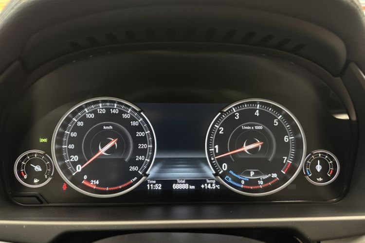 Used BMW X6 2017 xDrive35i Leading Model Odometer Close Up