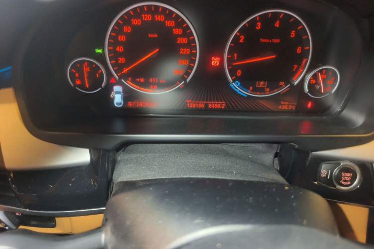 Used BMW X6 2017 xDrive35i Leading Model Odometer Close Up