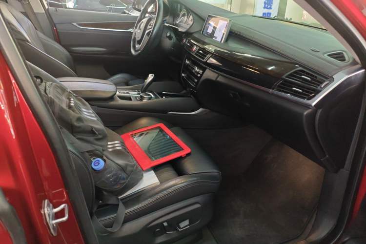 Used BMW X6 2017 xDrive28i Right Front Seat