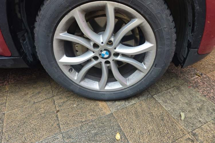 Used BMW X6 2017 xDrive28i Right Front Wheel Hub