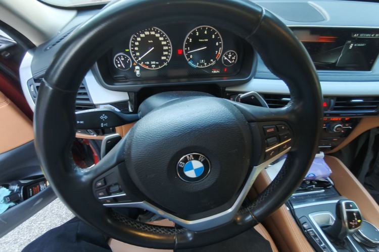 Used BMW X6 2017 xDrive35i Leading Model Steering Wheel