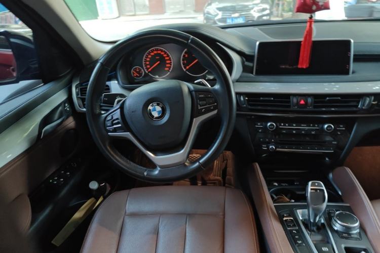 Used BMW X6 2017 xDrive35i Leading Model Steering Wheel