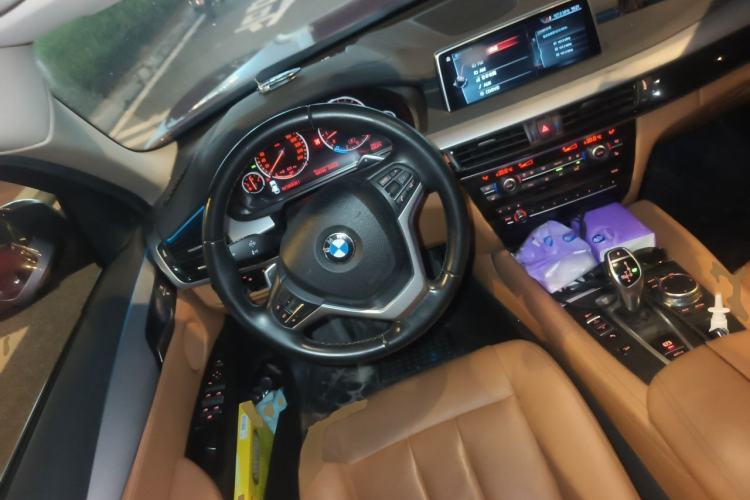Used BMW X6 2017 xDrive35i Leading Model Steering Wheel