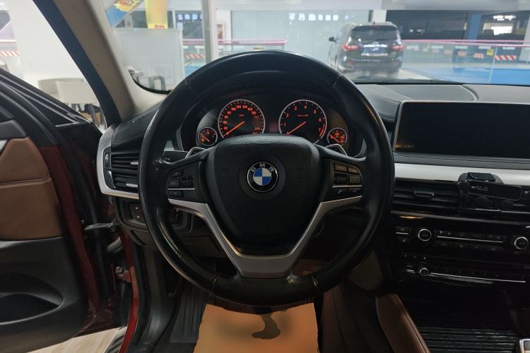 Used BMW X6 2017 xDrive35i Leading Model Steering Wheel