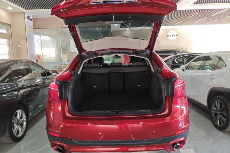 Used BMW X6 2017 xDrive28i Trunk