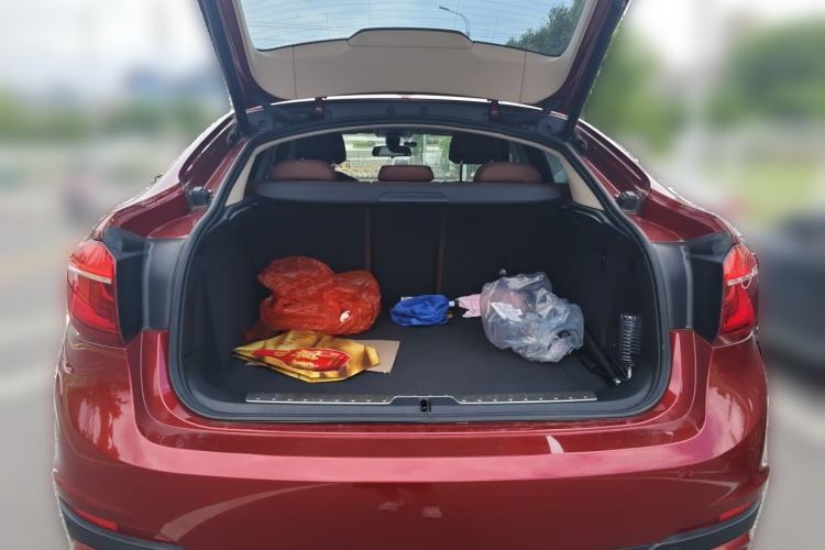 Used BMW X6 2017 xDrive28i Trunk
