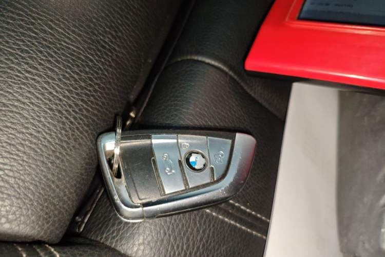 Used BMW X6 2017 xDrive28i Vehicle Key