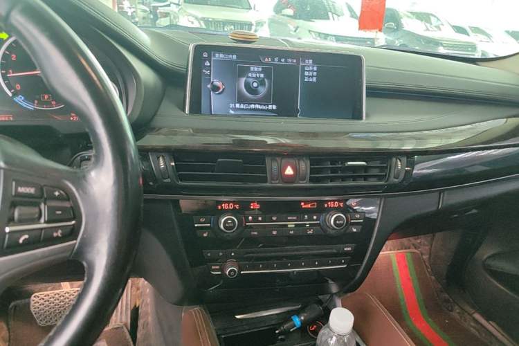 Used BMW X6 2017 xDrive28i Audio And AC Panel