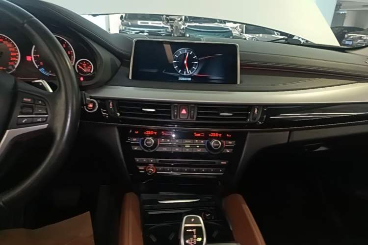 Used BMW X6 2017 xDrive35i Leading Model Audio And AC Panel