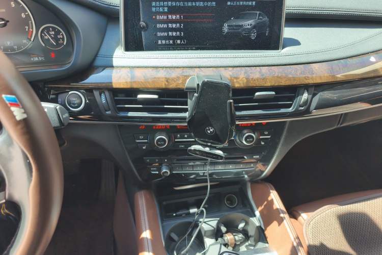 Used BMW X6 2017 xDrive28i Audio And AC Panel
