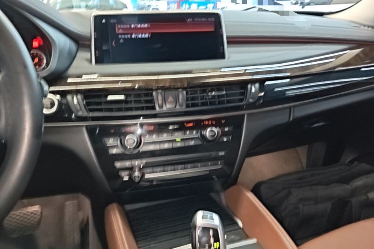 Used BMW X6 2017 xDrive28i Audio And AC Panel
