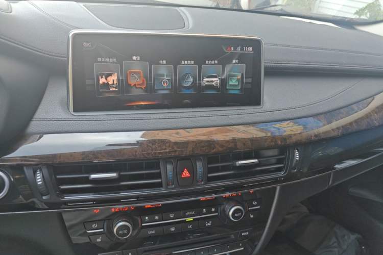 Used BMW X6 2017 xDrive28i Audio And AC Panel