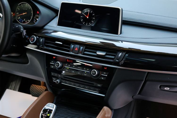 Used BMW X6 2017 xDrive35i Luxury Edition Audio And AC Panel