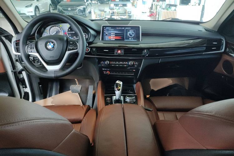 Used BMW X6 2017 xDrive28i Center Console