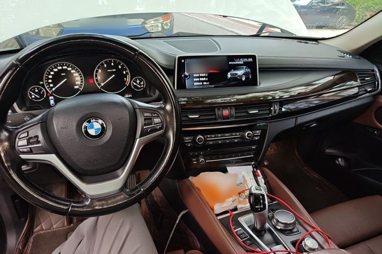 Used BMW X6 2017 xDrive28i Center Console