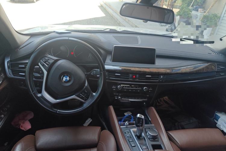 Used BMW X6 2017 xDrive28i Center Console