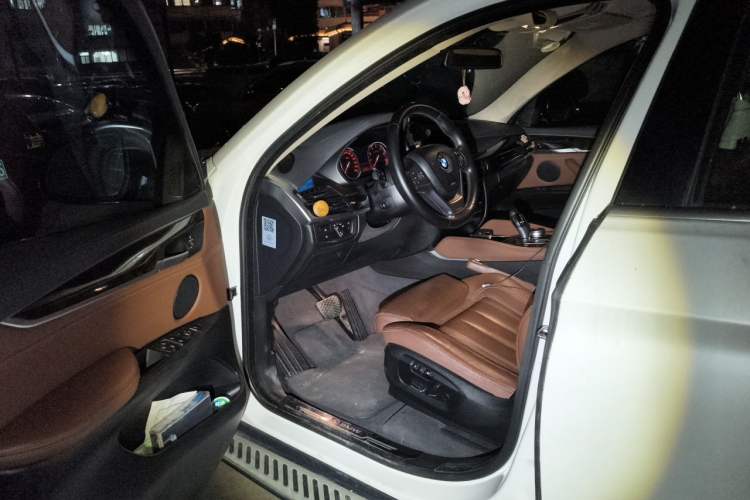 Used BMW X6 2017 xDrive28i Driver Seat