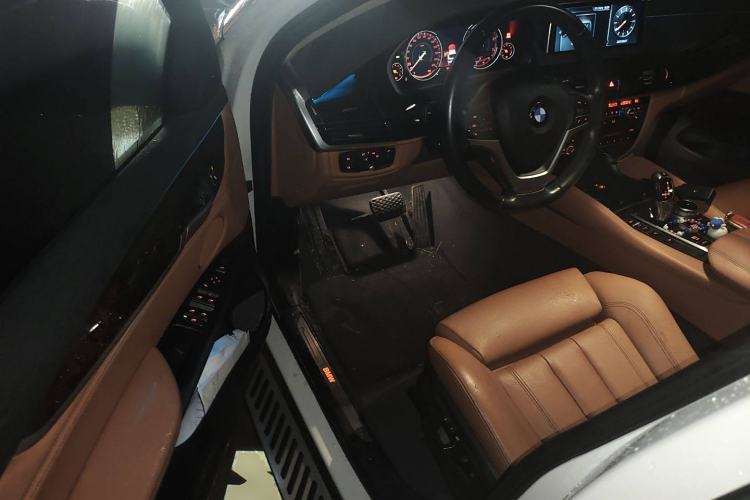 Used BMW X6 2017 xDrive28i Driver Seat
