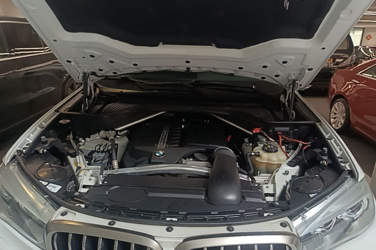 Used BMW X6 2017 xDrive35i Leading Model Engine Bay