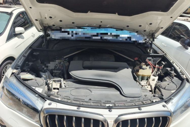 Used BMW X6 2017 xDrive28i Engine Bay