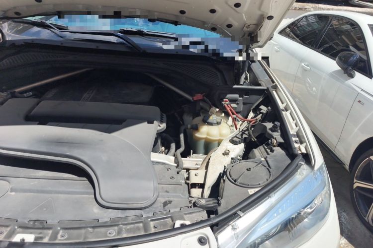 Used BMW X6 2017 xDrive28i Engine Bay Left