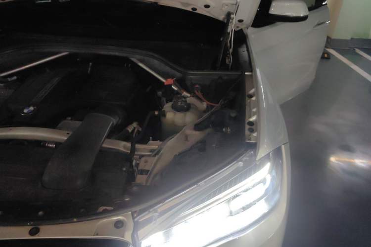 Used BMW X6 2017 xDrive35i M Sport Edition Engine Bay Left