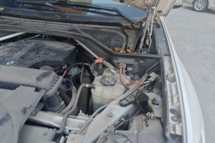 Used BMW X6 2017 xDrive28i Engine Bay Left