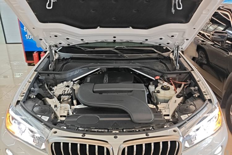 Used BMW X6 2017 xDrive28i Engine Bay